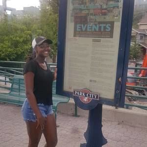 Meet your Posher, Dominique